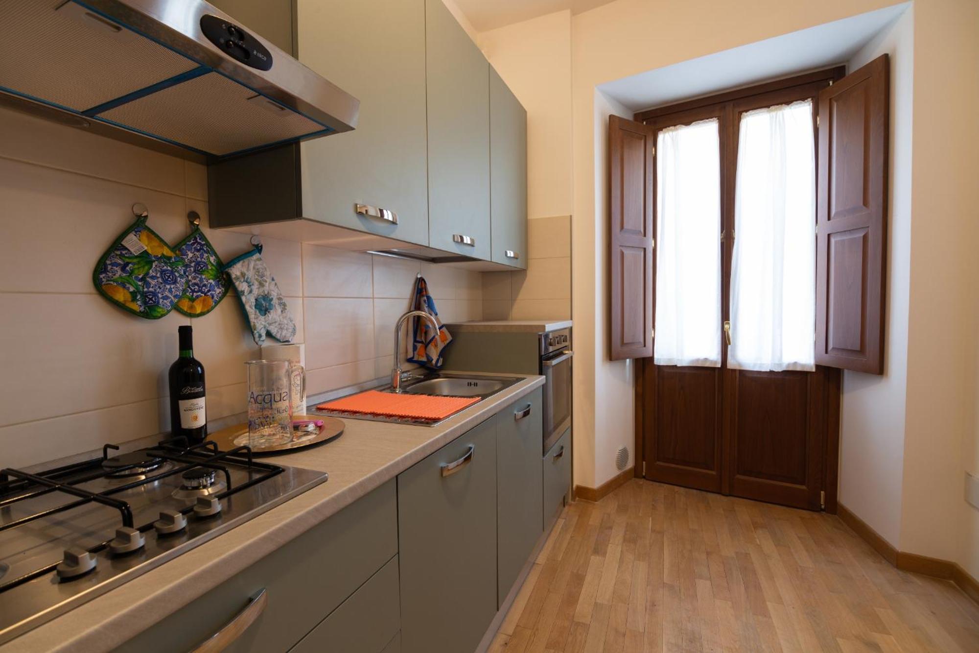 Sotto La Torre Appartement LʼAquila Buitenkant foto