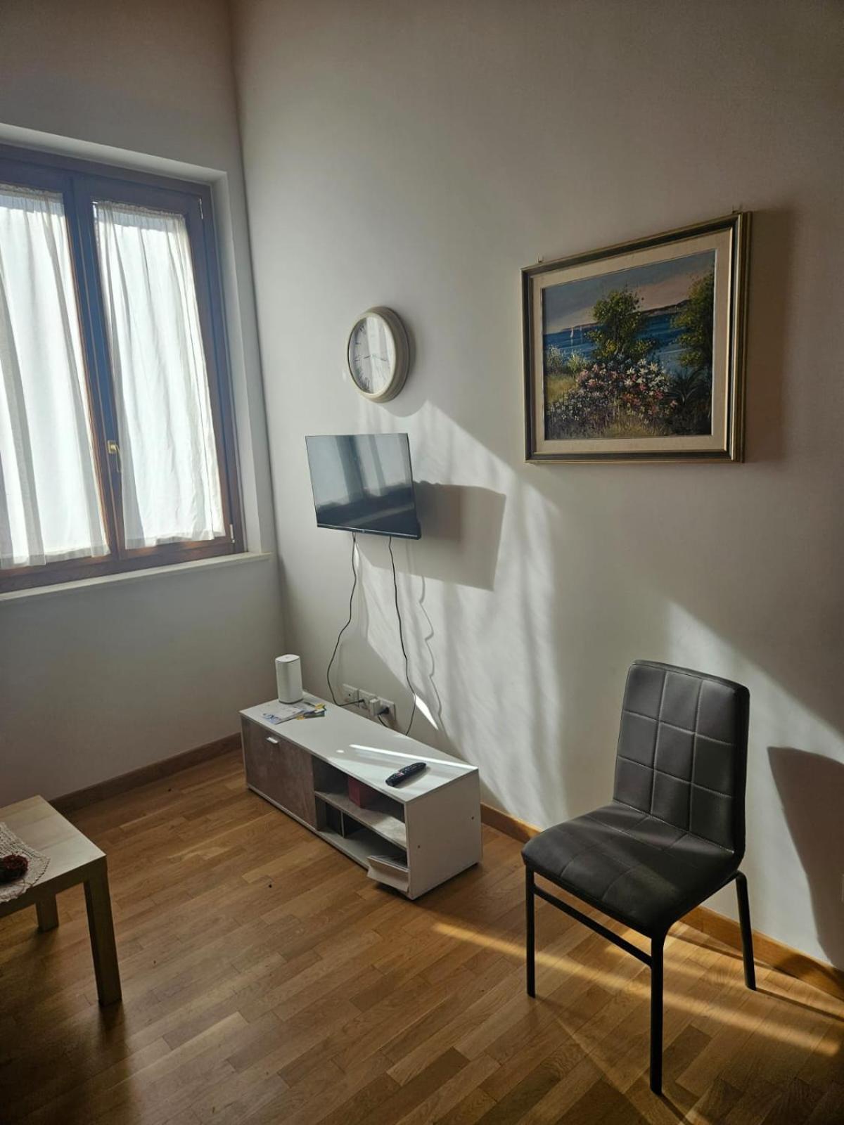 Sotto La Torre Appartement LʼAquila Buitenkant foto